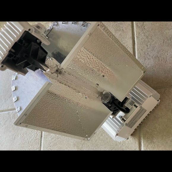 Gavita Pro E-Series 1000e DE Slim Line - Grow Light - Picture 3 of 4